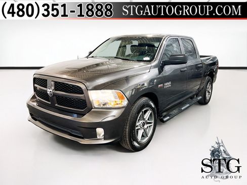 Used 2017 RAM 1500 Express RWD image 1