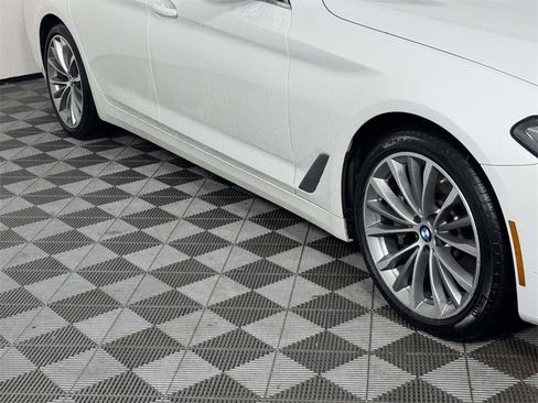 Used 2023 BMW 530i xDrive w/ Convenience Package image 12