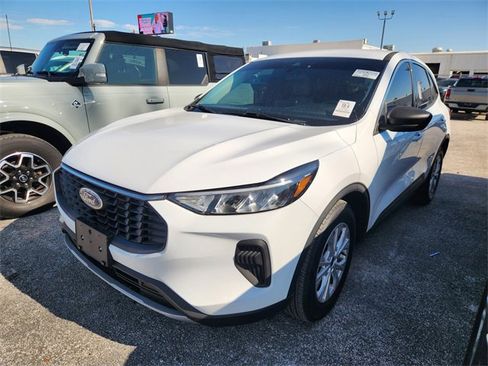 Used 2024 Ford Escape Active image 3