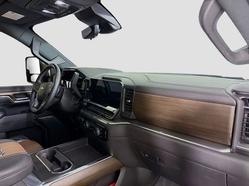 Used 2024 Chevrolet Silverado 2500 High Country w/ High Country Premium Package image 30