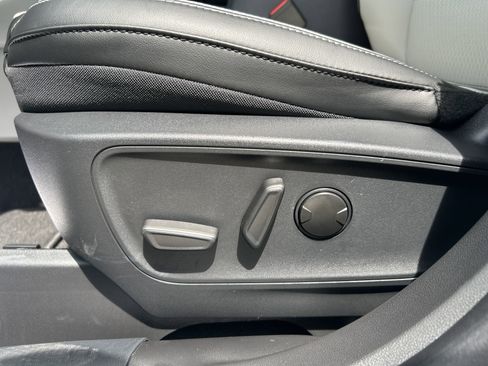 New 2025 Ford Escape SE image 12