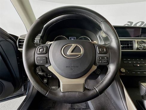 Used 2018 Lexus IS 300 image 11