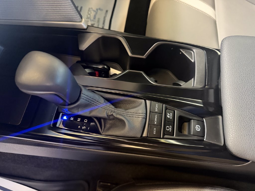 Used 2025 Toyota Camry SE w/ Multimedia Upgrade Package FWD image 18