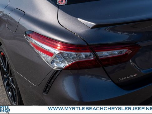 Used 2020 Toyota Camry XSE image 11