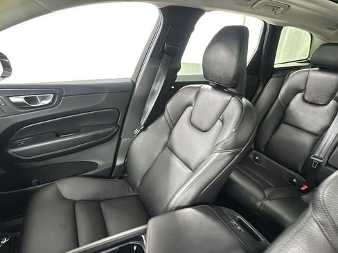 Used 2023 Volvo XC60 B5 Plus w/ Climate Package AWD/4WD image 13