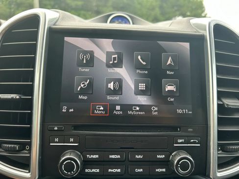 Used 2017 Porsche Cayenne AWD/4WD image 25