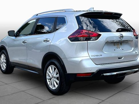 Used 2020 Nissan Rogue SV image 12