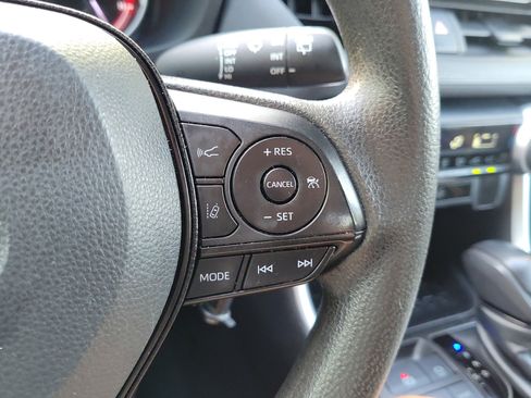 Used 2023 Toyota RAV4 LE FWD image 21