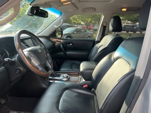 Used 2017 INFINITI QX80 4WD w/ Driver Assistance Package image 10