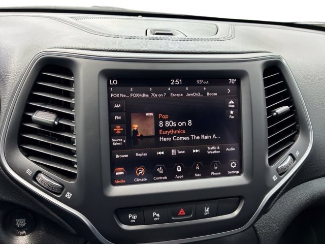 Used 2023 Jeep Cherokee Altitude Lux w/ Mopar Interior Package AWD/4WD image 27