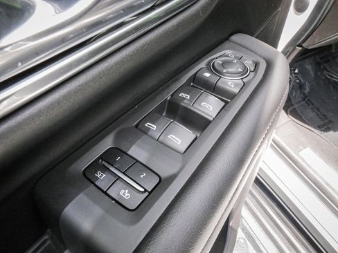 Used 2021 Chevrolet Suburban High Country AWD/4WD image 15