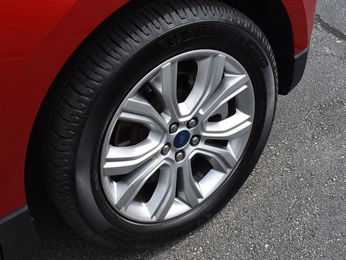 Certified 2022 Ford Edge Titanium AWD/4WD image 9