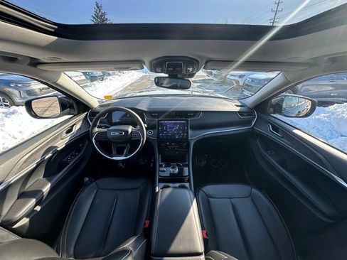 Used 2023 Jeep Grand Cherokee L Limited image 13