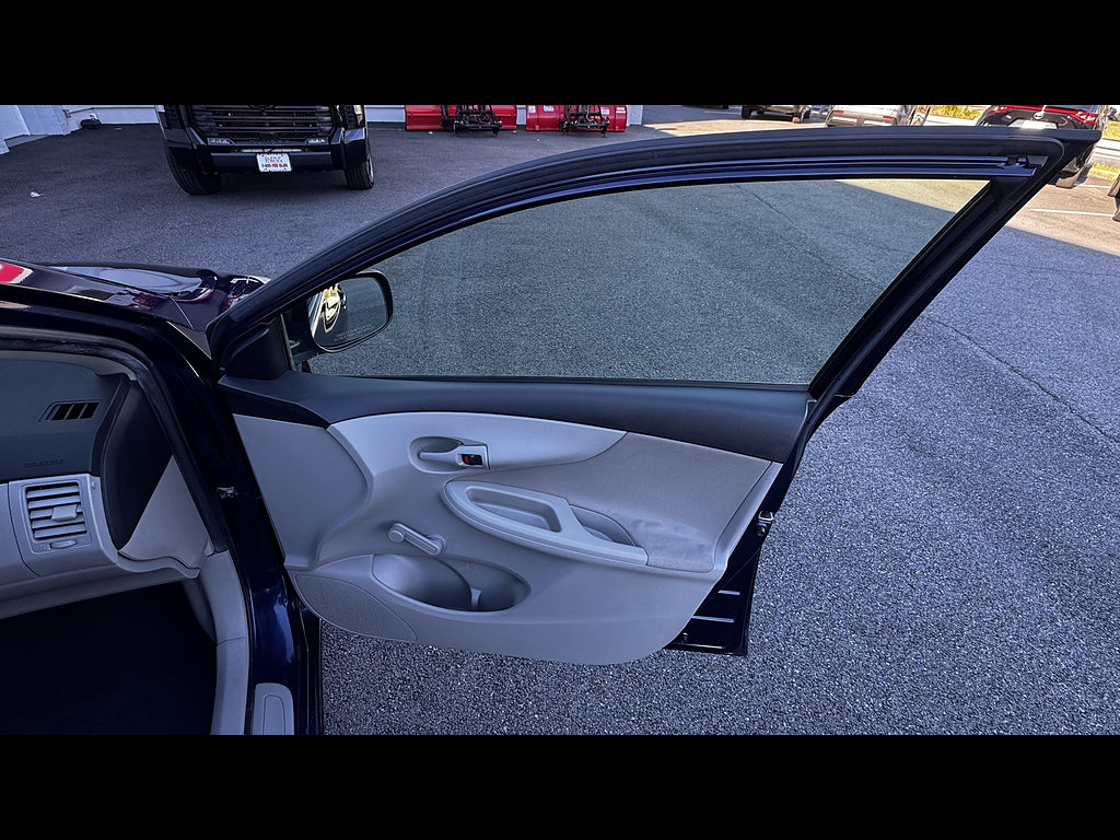 Used 2011 Toyota Corolla FWD image 26