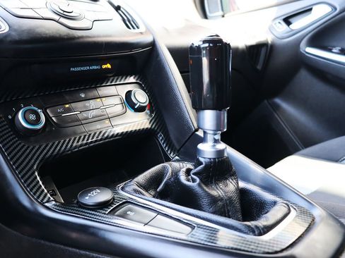 Used 2018 Ford Focus ST FWD image 48