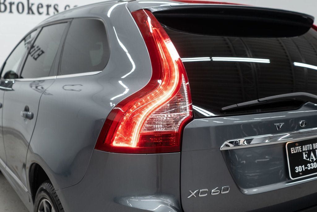 Used 2016 Volvo XC60 T5 Premier w/ Proximity Package FWD image 38
