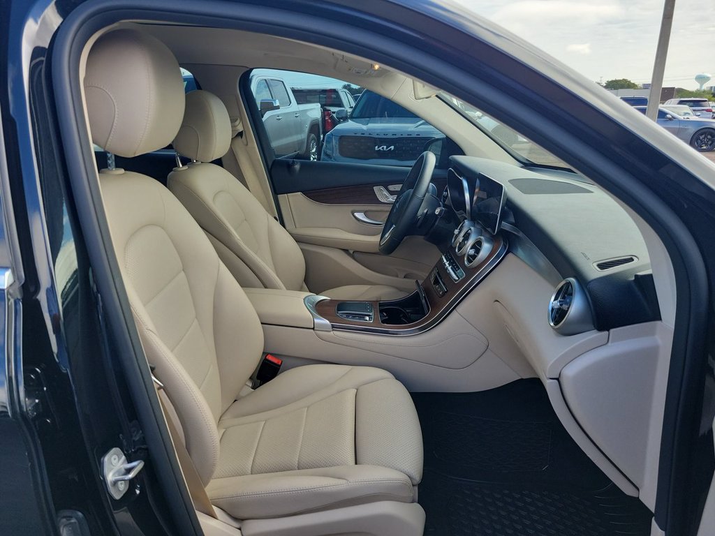 Used 2020 Mercedes-Benz GLC 300 image 29