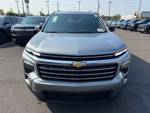 New 2026 Chevrolet Traverse LT w/ Driver Confidence Package FWD image 2