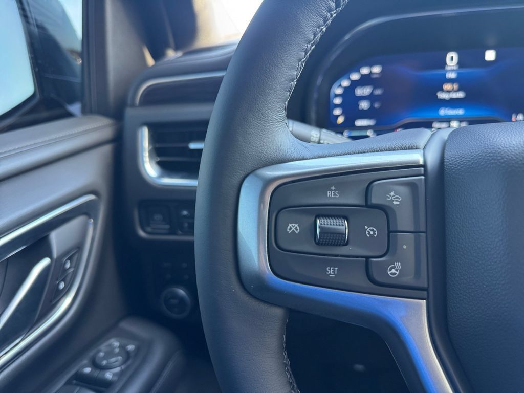 Used 2022 Chevrolet Tahoe Z71 w/ Z71 Off-Road Package AWD/4WD image 37