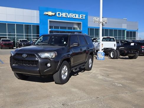 Used 2017 Toyota 4Runner SR5 image 1