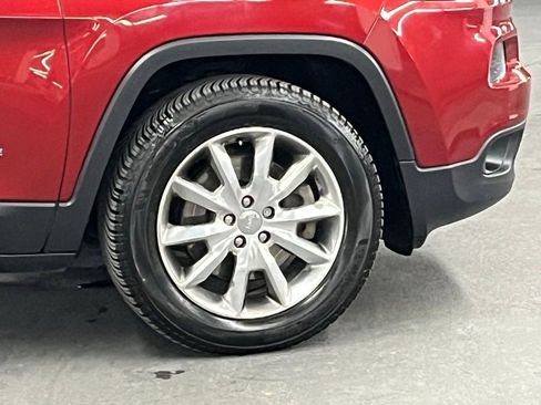 Used 2014 Jeep Cherokee Limited w/ Luxury Group image 39