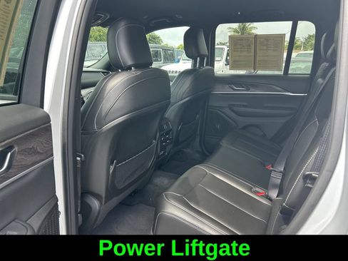 Certified 2024 Jeep Grand Cherokee Limited w/ Black Appearance Package RWD image 33
