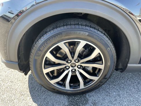 Certified 2025 Ford Explorer ST-Line image 10