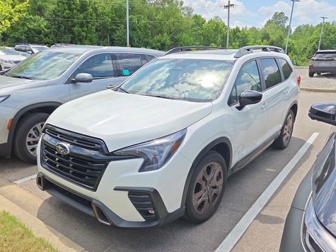 Used 2025 Subaru Ascent Bronze Edition w/ Popular Package #2 AWD/4WD image 4
