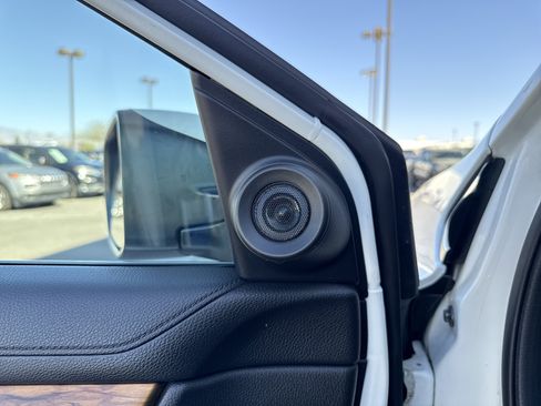 Used 2018 Honda CR-V Touring image 16