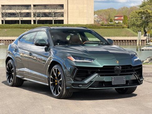 Used 2024 Lamborghini Urus S AWD/4WD image 8