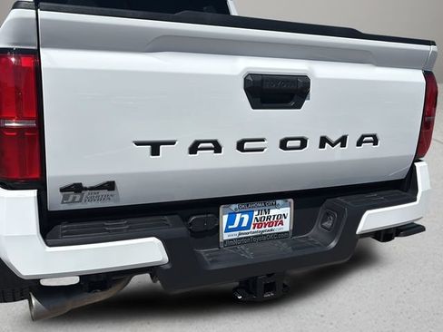 Used 2024 Toyota Tacoma SR5 AWD/4WD image 29