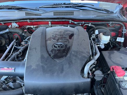 Used 2018 Toyota Tacoma SR5 image 22