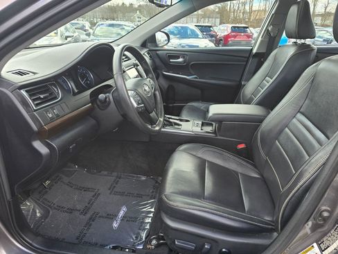 Used 2017 Toyota Camry XLE w/ Moonroof Package image 14