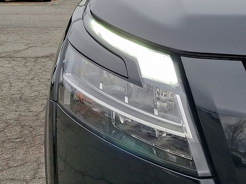 Used 2023 Nissan Pathfinder SL w/ SL Premium Package image 12