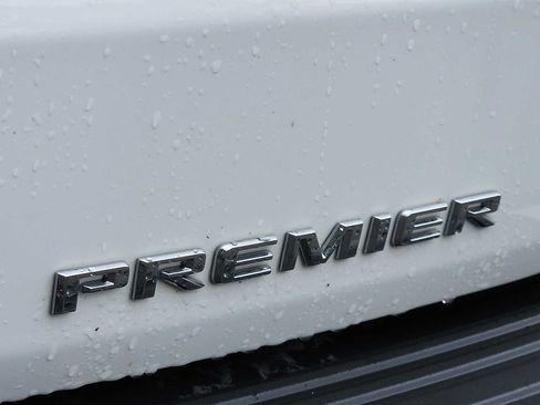 Used 2024 Chevrolet Tahoe Premier AWD/4WD image 29