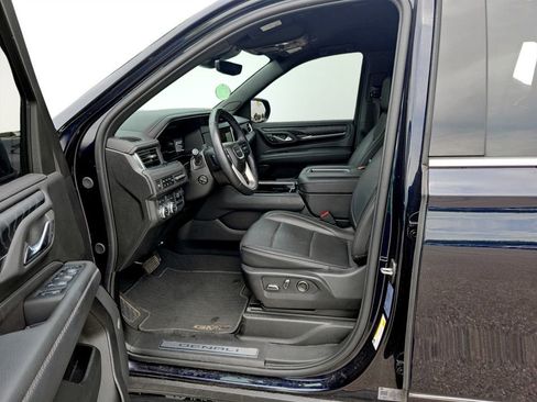Used 2024 GMC Yukon XL Denali w/ Advanced Technology Package AWD/4WD image 24
