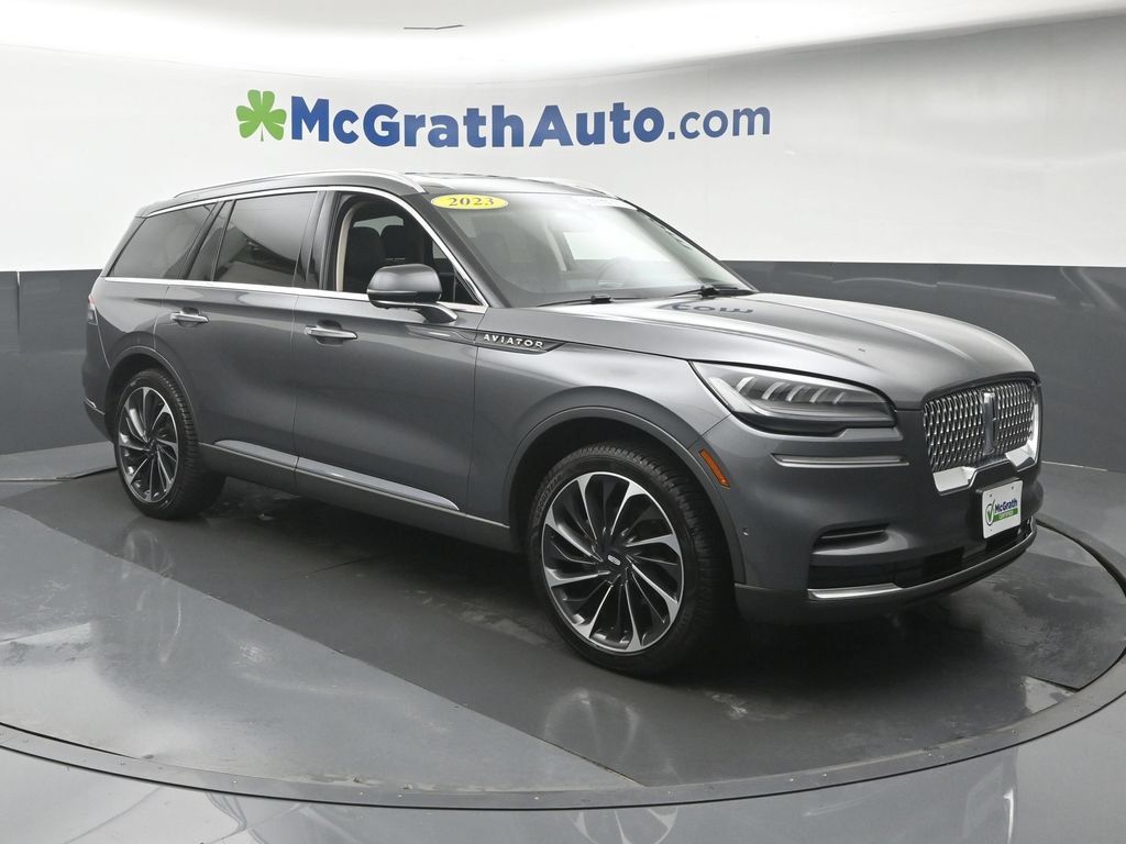 Used 2023 Lincoln Aviator Reserve w/ Equipment Group 201A AWD/4WD image 2