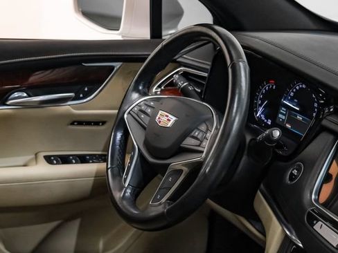 Used 2019 Cadillac XT5 Luxury FWD image 15