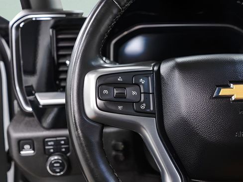 Used 2024 Chevrolet Silverado 1500 LT AWD/4WD image 10