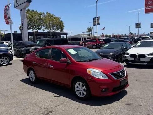 Used 2014 Nissan Versa SV w/ Convenience Package FWD image 2