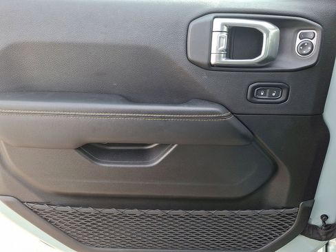 Used 2024 Jeep Wrangler Unlimited Sahara w/ Dual Top Group image 10