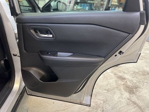 Used 2025 Nissan Rogue SV FWD image 21