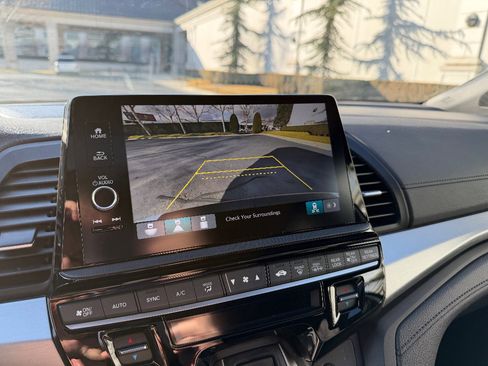 Used 2025 Honda Odyssey Sport-L image 29