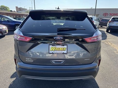 Used 2023 Ford Edge SEL w/ Convenience Package image 4