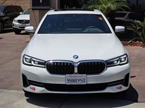 Used 2023 BMW 530e w/ Premium Package RWD image 5