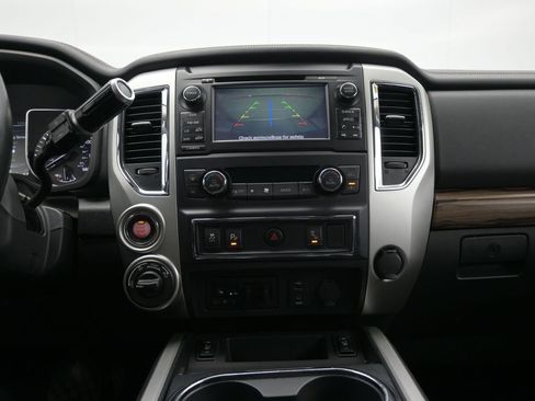 Used 2016 Nissan Titan SL image 19