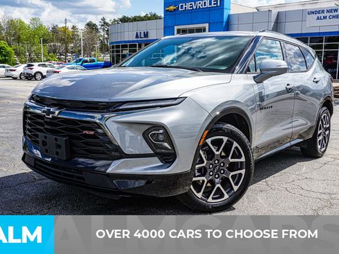 Used 2025 Chevrolet Blazer RS FWD image 3