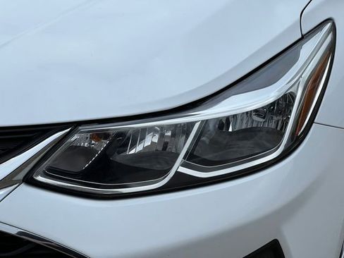 Used 2019 Chevrolet Cruze LS image 27