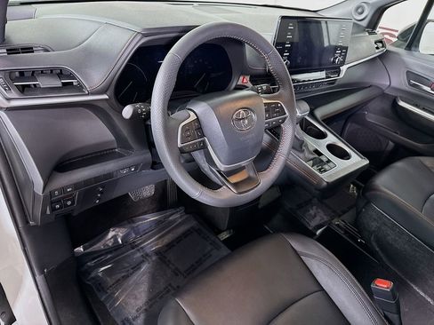Used 2024 Toyota Sienna XSE w/ XSE Plus Package AWD/4WD image 20