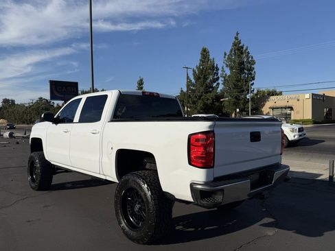Used 2018 Chevrolet Silverado 1500 LT w/ LT Eassist Package AWD/4WD image 7